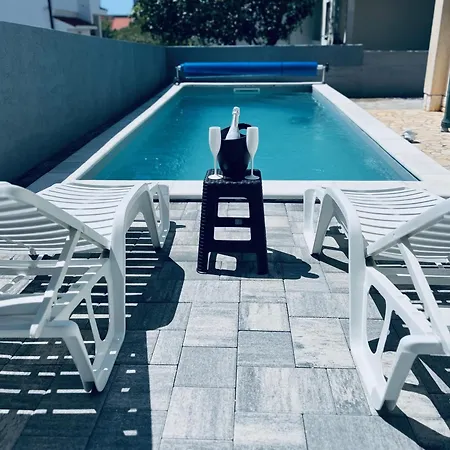 Sun N' Fun Apartments With Pool Novalja Exterior photo